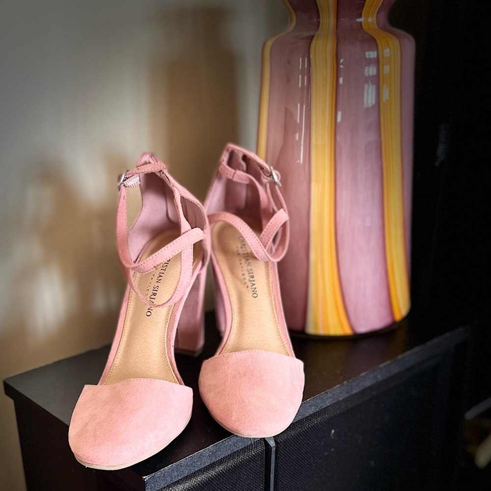 Dusty blush Pink Christian Siriano size 7.5
